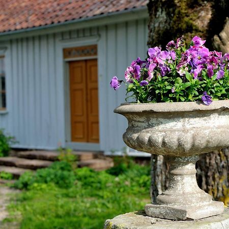 Naestegarden Bed & Breakfast Sätuna Exterior photo